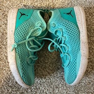 Boys’ Jordan Shoes: Turquoise